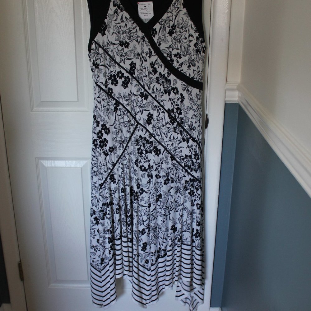 Jones New York Black and White Print Sleeveless Dress